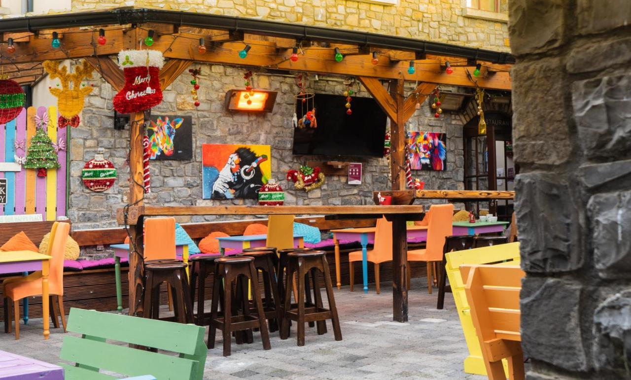 Brogans Bar & Hotel Трім Екстер'єр фото
